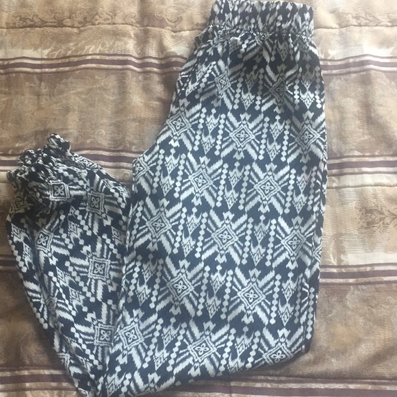 Black and white leggings - Picture 2 of 3